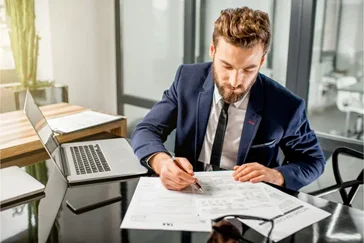 Contrôleur / Contrôleuse des impôts