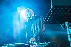DJ